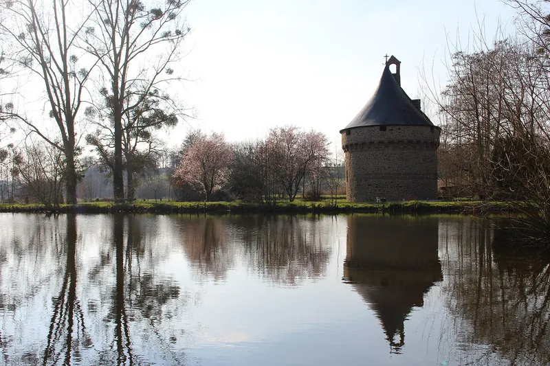 Ancien château de Sacey