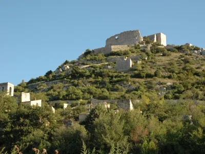 Castellas de Saint-Victor-la-Coste