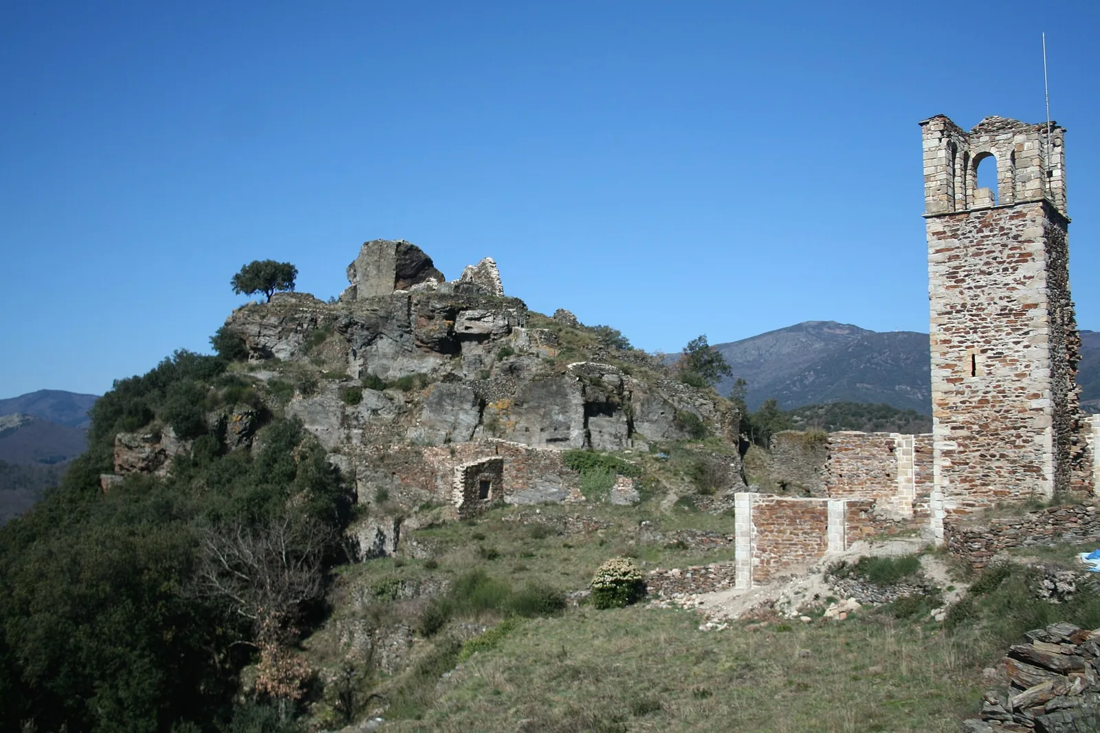 Castrum de Neyran, Saint-Gervais-sur-Mare – Hérault