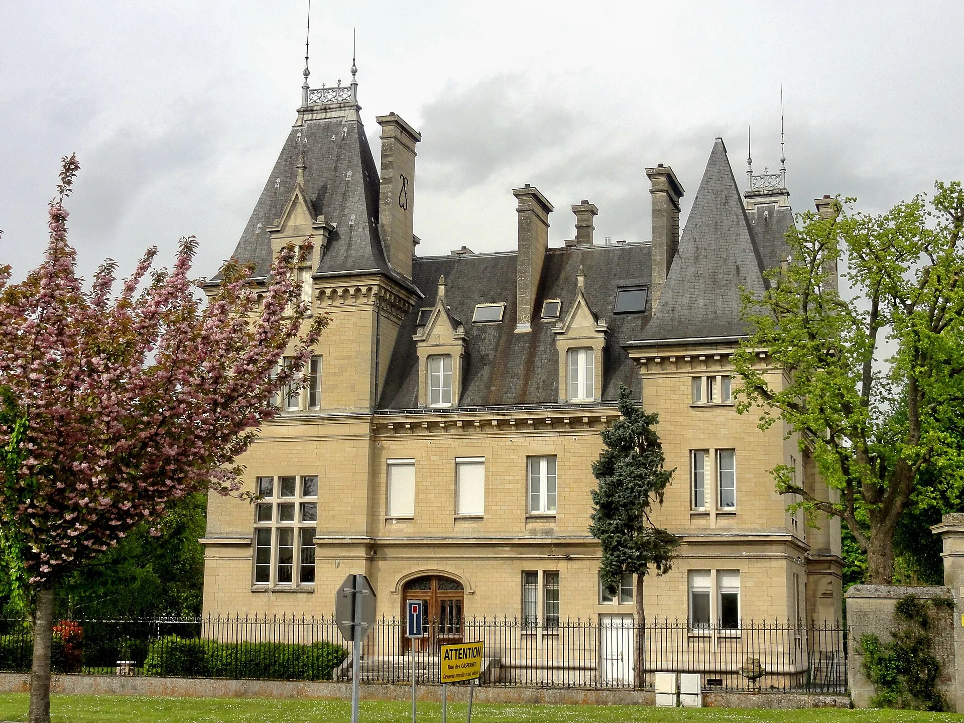 Château Civet, Saint-Maximin – Oise