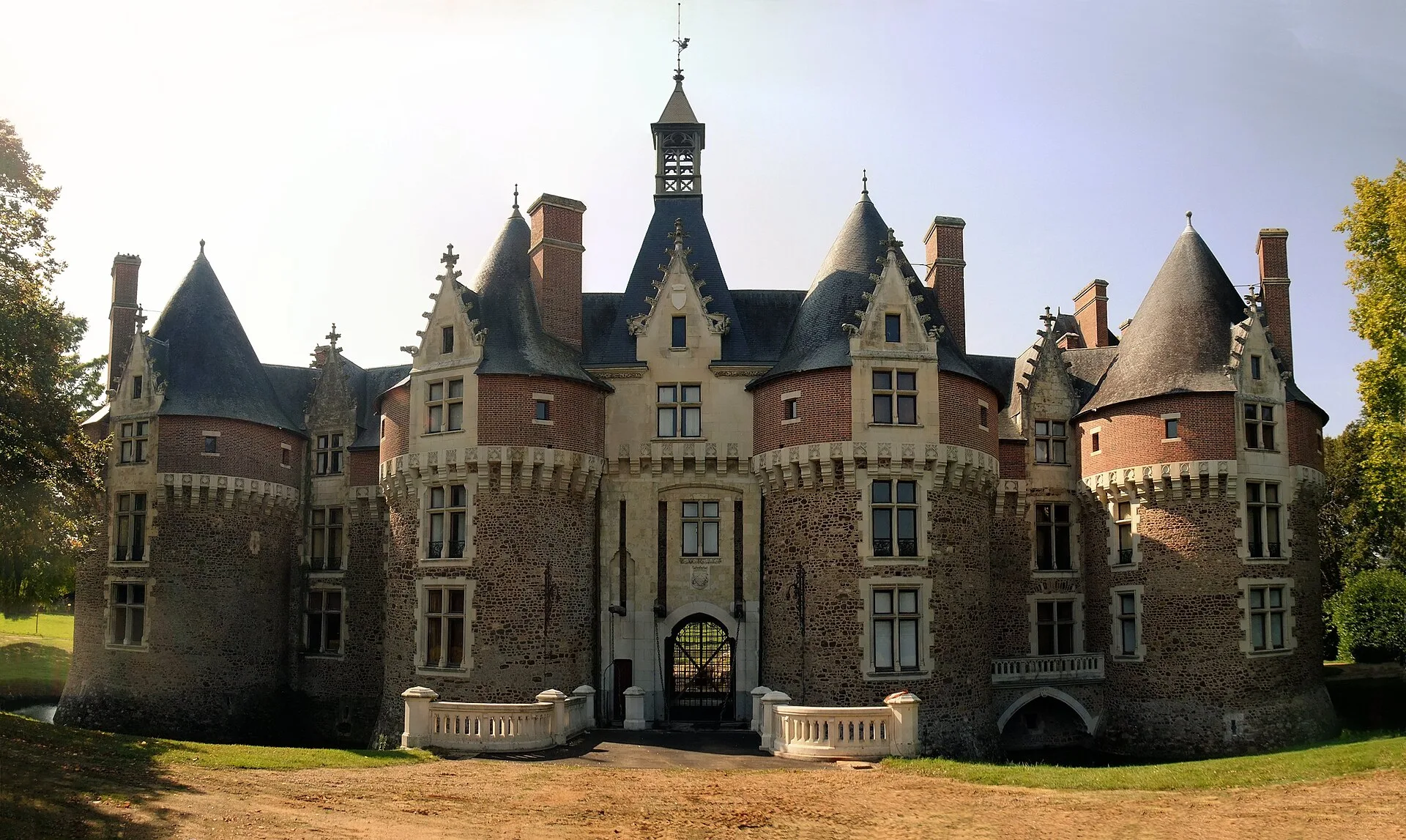 Château de Bonnétable, Briosne-lès-Sables – Sarthe