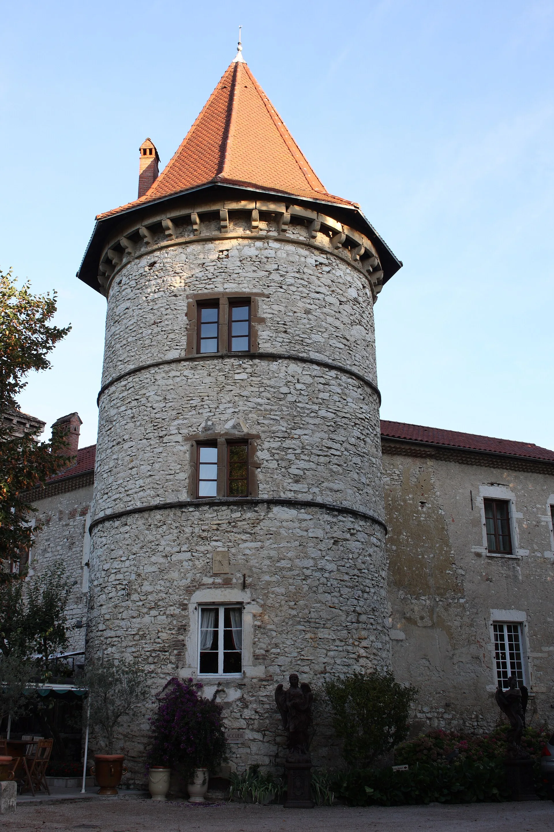 Château de Chapeau cornu, Saint-Chef – Isère