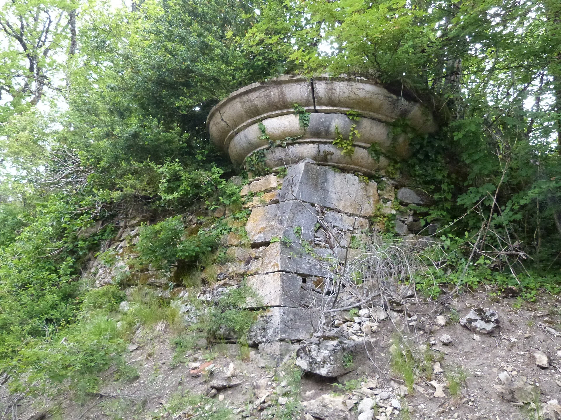 Château de Châtillon-de-Cornelle