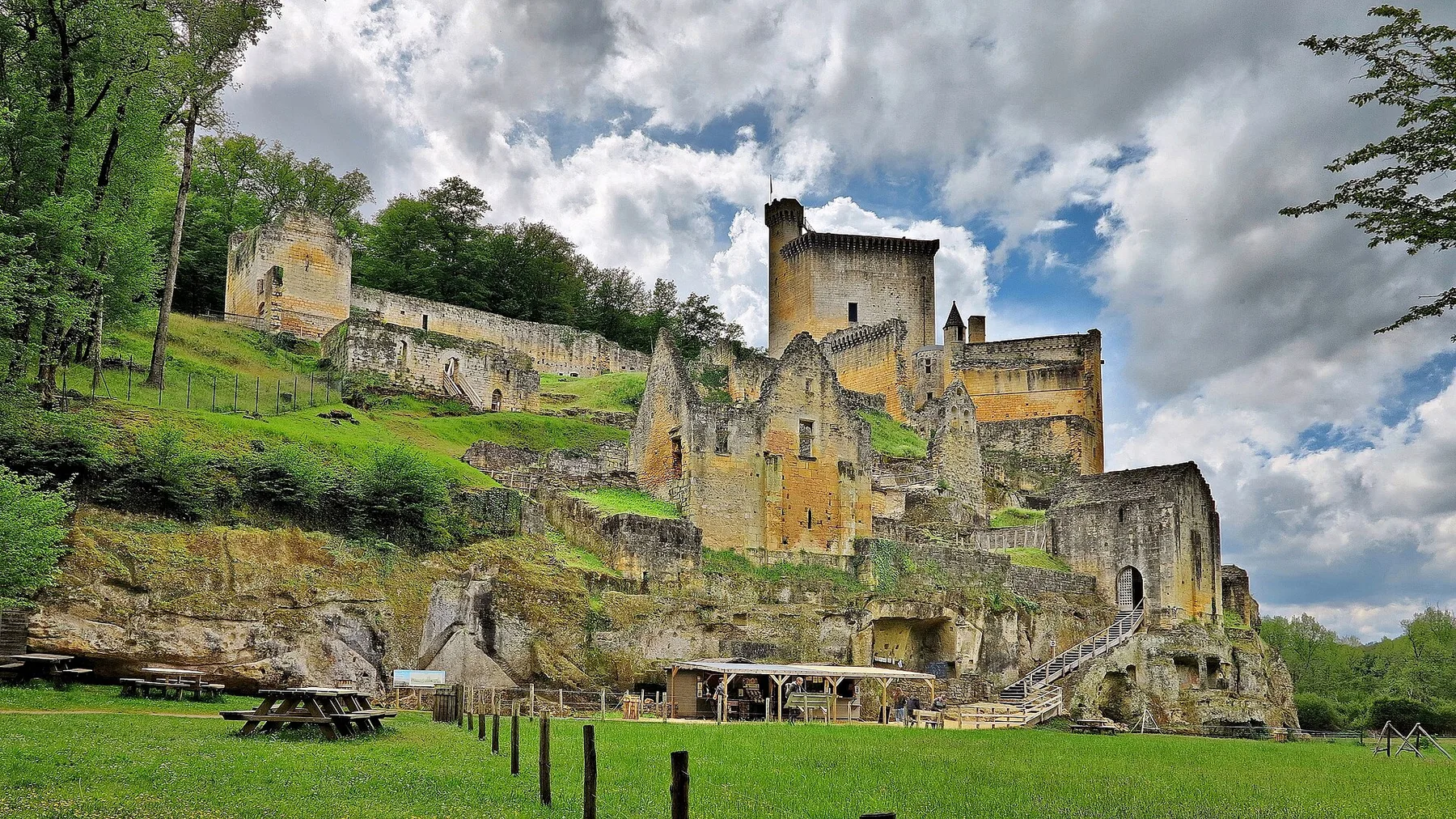 Château de Commarque, Les Eyzies – Dordogne