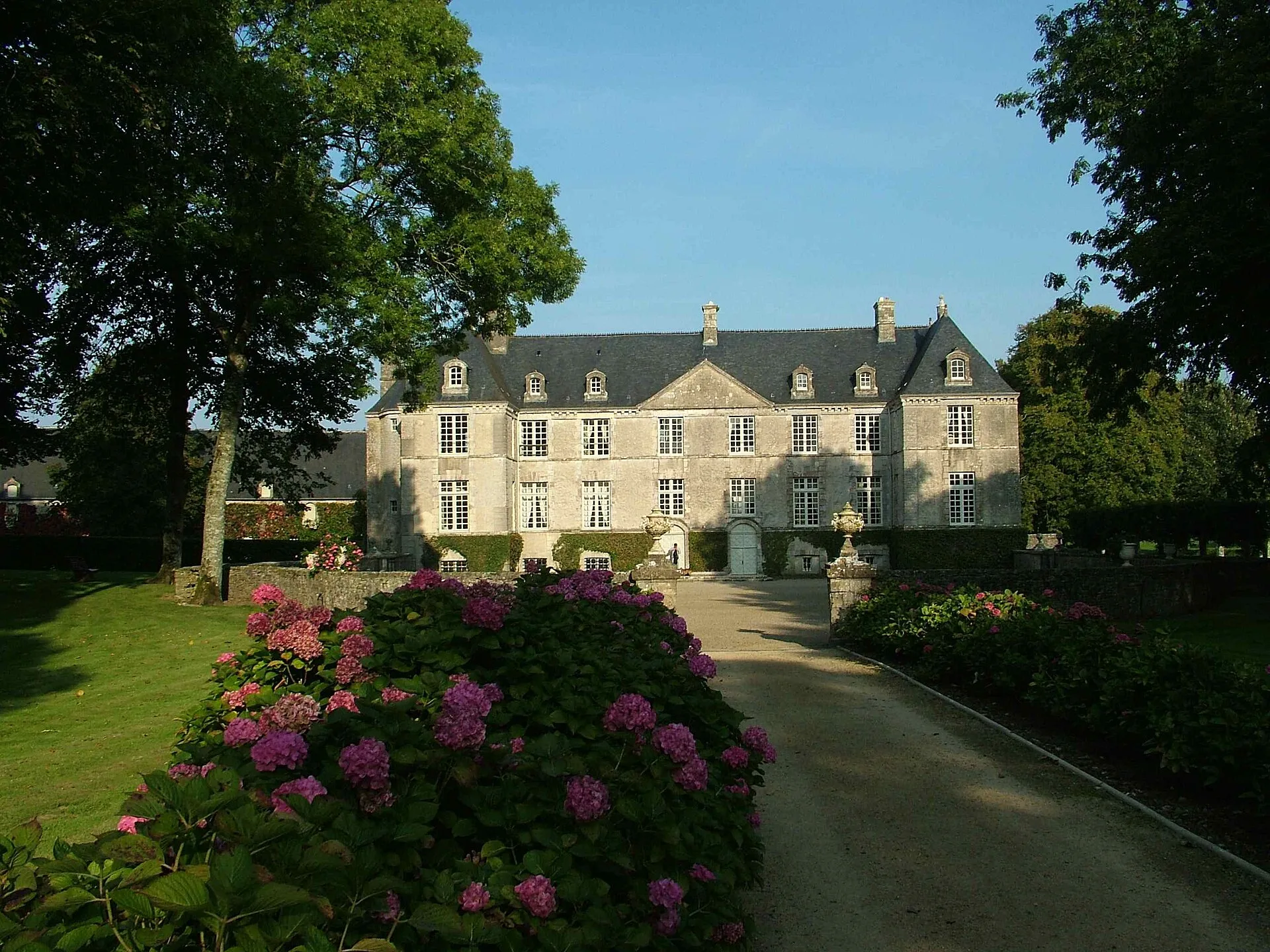 Château de Courcy, Fontenay-sur-Mer – Manche