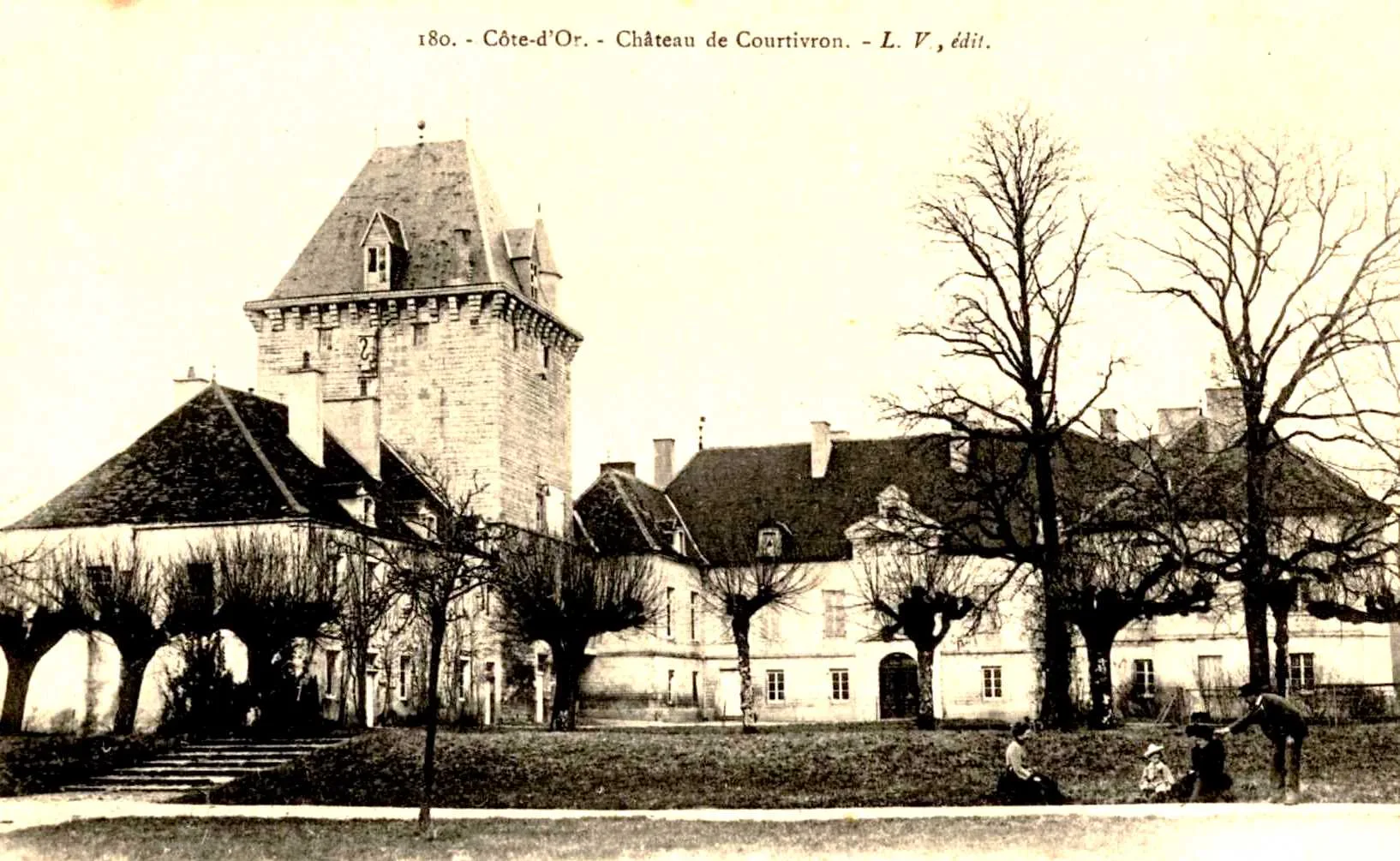 Château de Courtivron