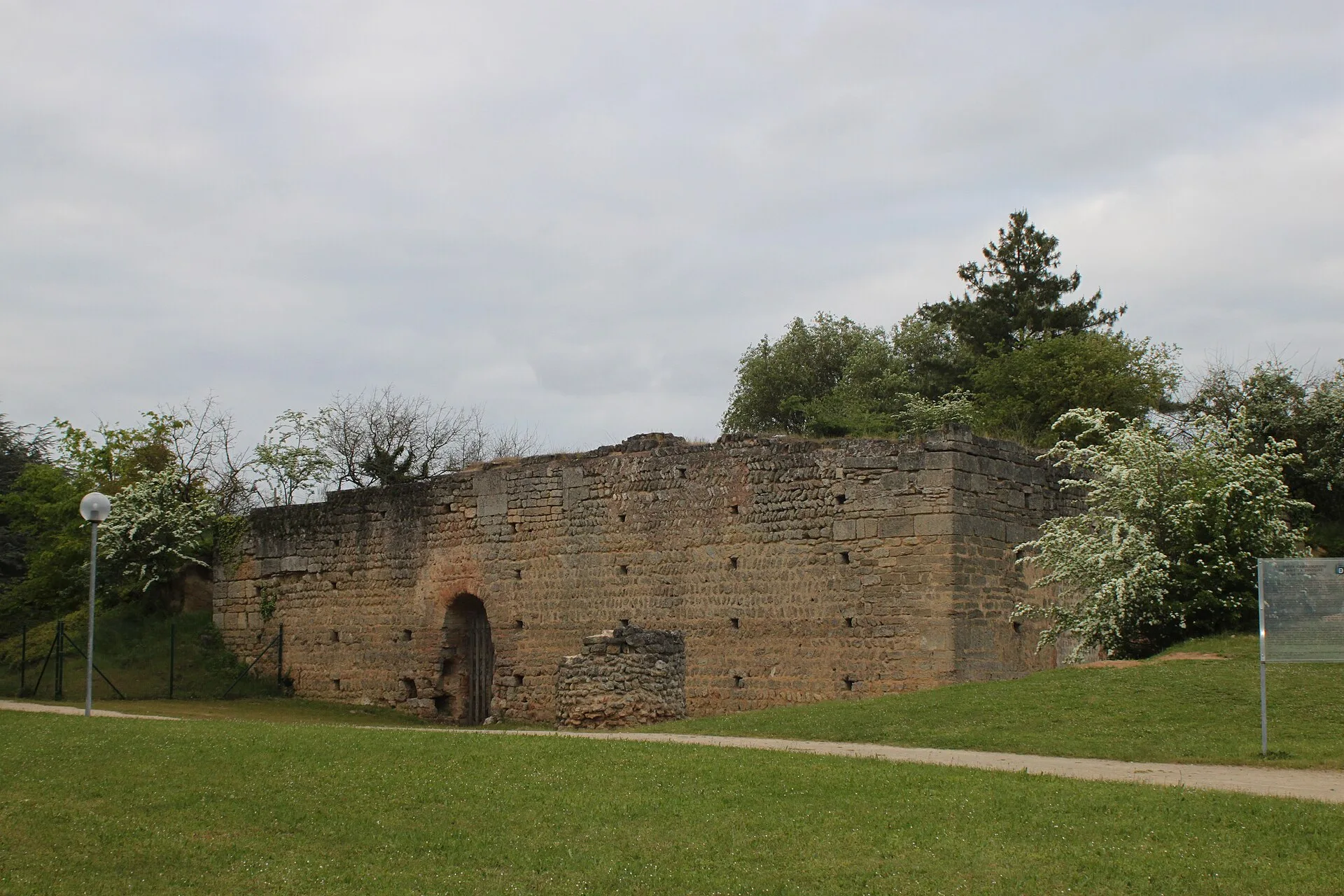Château de Doué-la-Fontaine, Doué-la-Fontaine – Maine-et-Loire