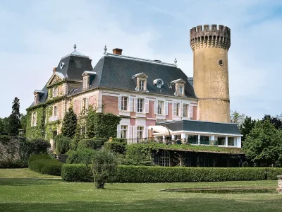 Château de Faverges-de-la-Tour