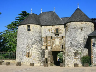 Château de Fresnay-sur-Sarthe