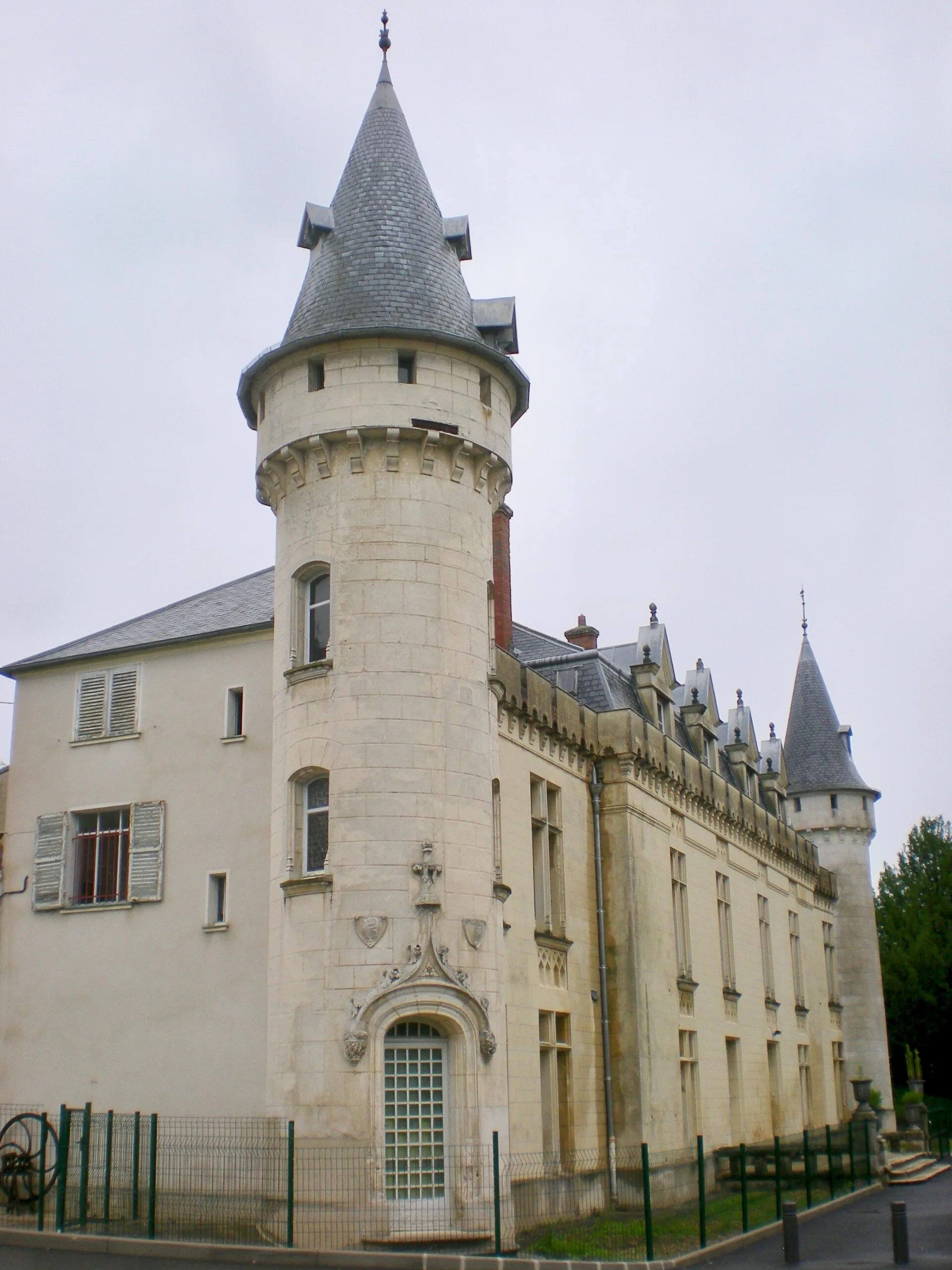 Château de l'abbaye de Chaumes-en-Brie, Chaumes-en-Brie – Seine-et-Marne