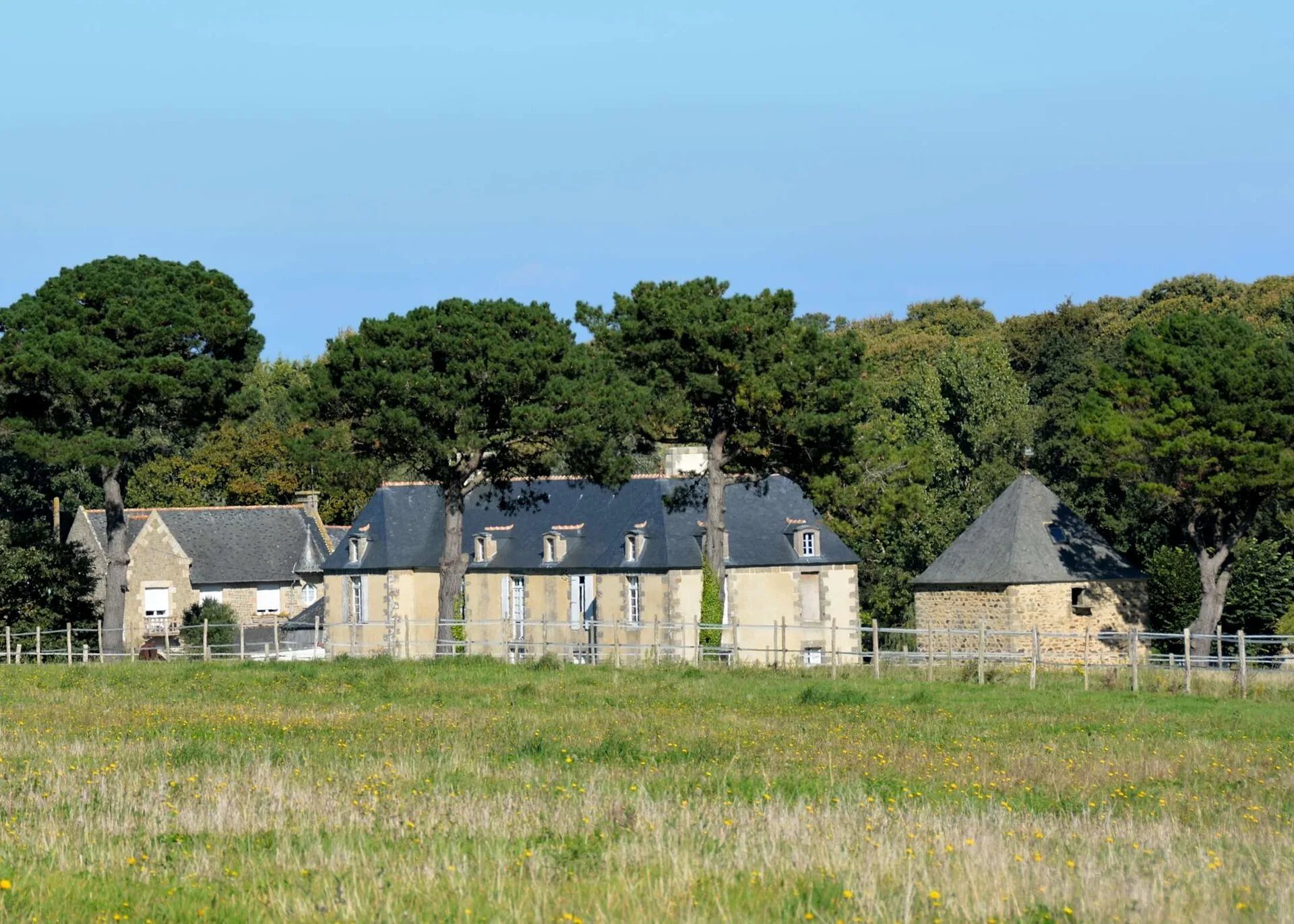 Château de la Motte-Jean, Saint-Coulomb – Ille-et-Vilaine