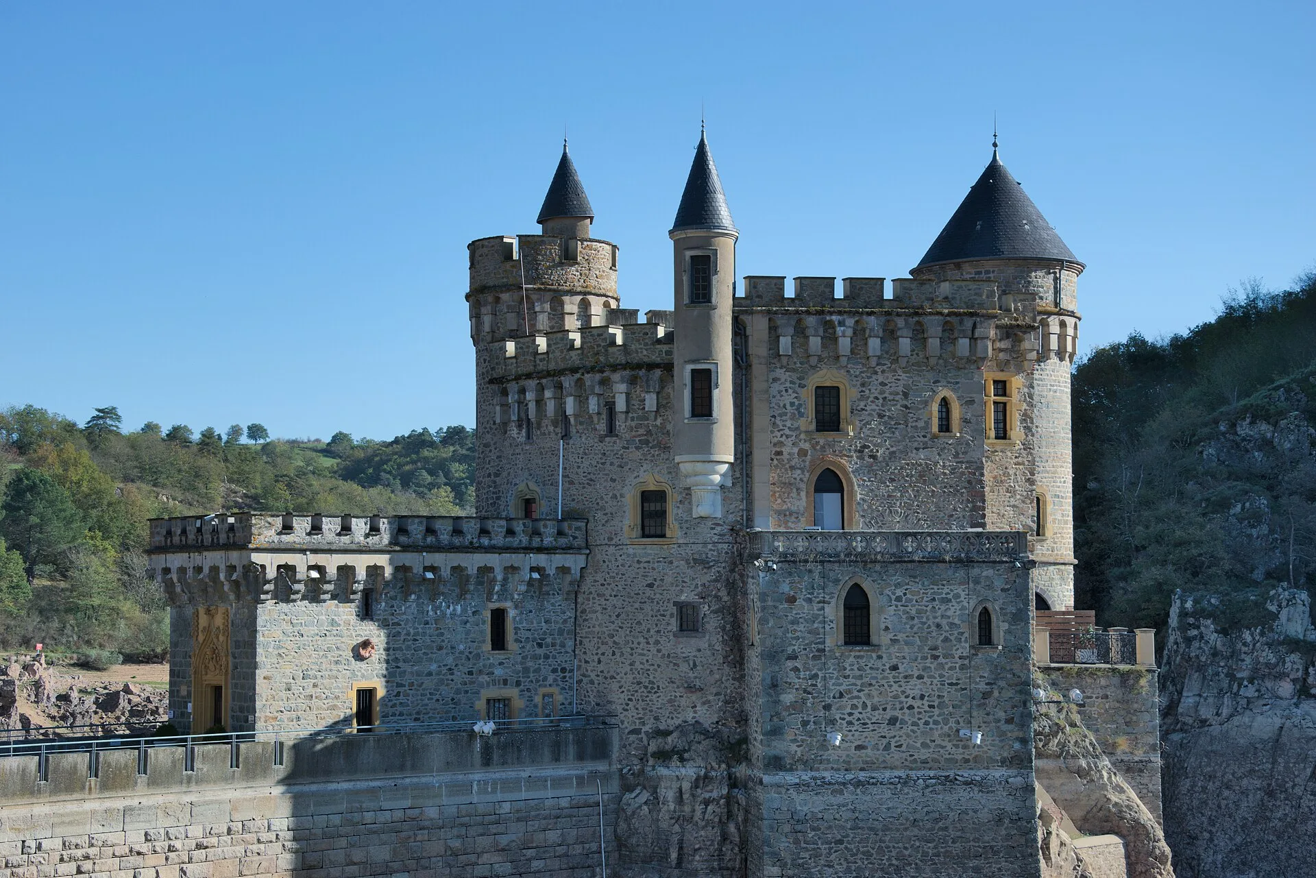 Château de la Roche, Saint-Priest-la-Roche – Loire