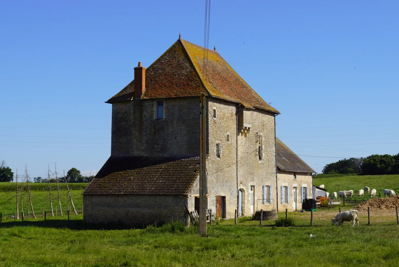 Château de Lange, Saint-Parize-le-Châtel – Nièvre