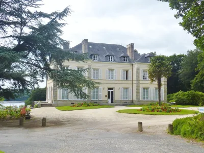 Château de Locguénolé