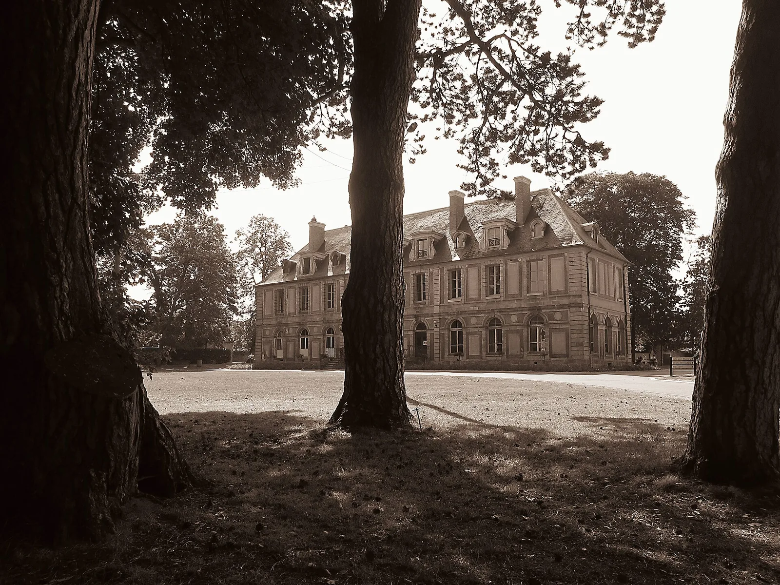 Château de Montagu (ancien), Marcoussis – Essonne