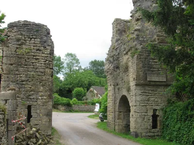 Château de Pierre-Perthuis