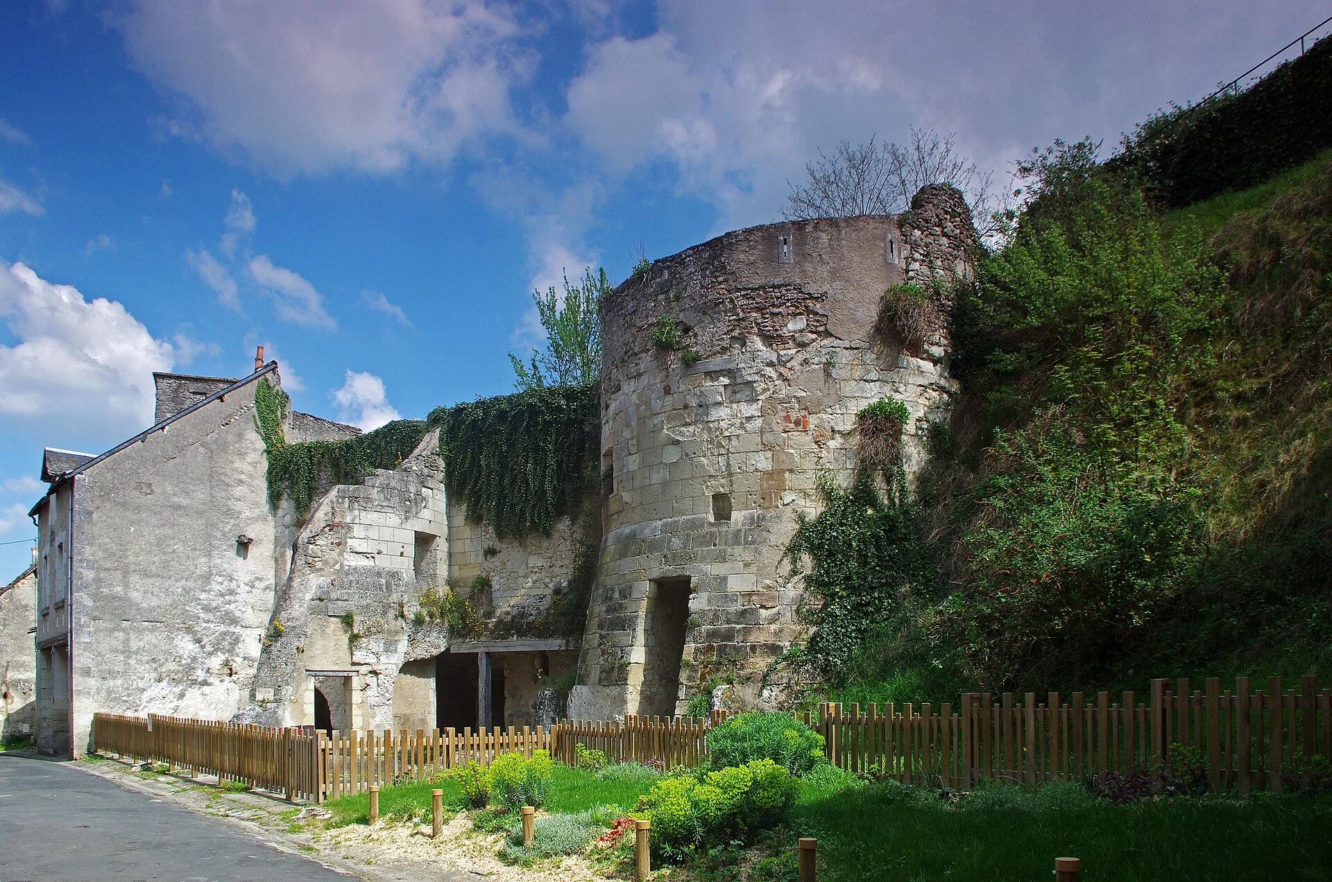 Château de Pouzieux, Châtillon-sur-Indre – Indre