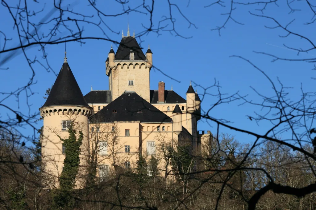 Château de Saint-Julien, Siccieu-Saint-Julien-et-Carisieu – Isère