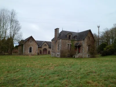 Château de Saint-Symphorien-des-Monts