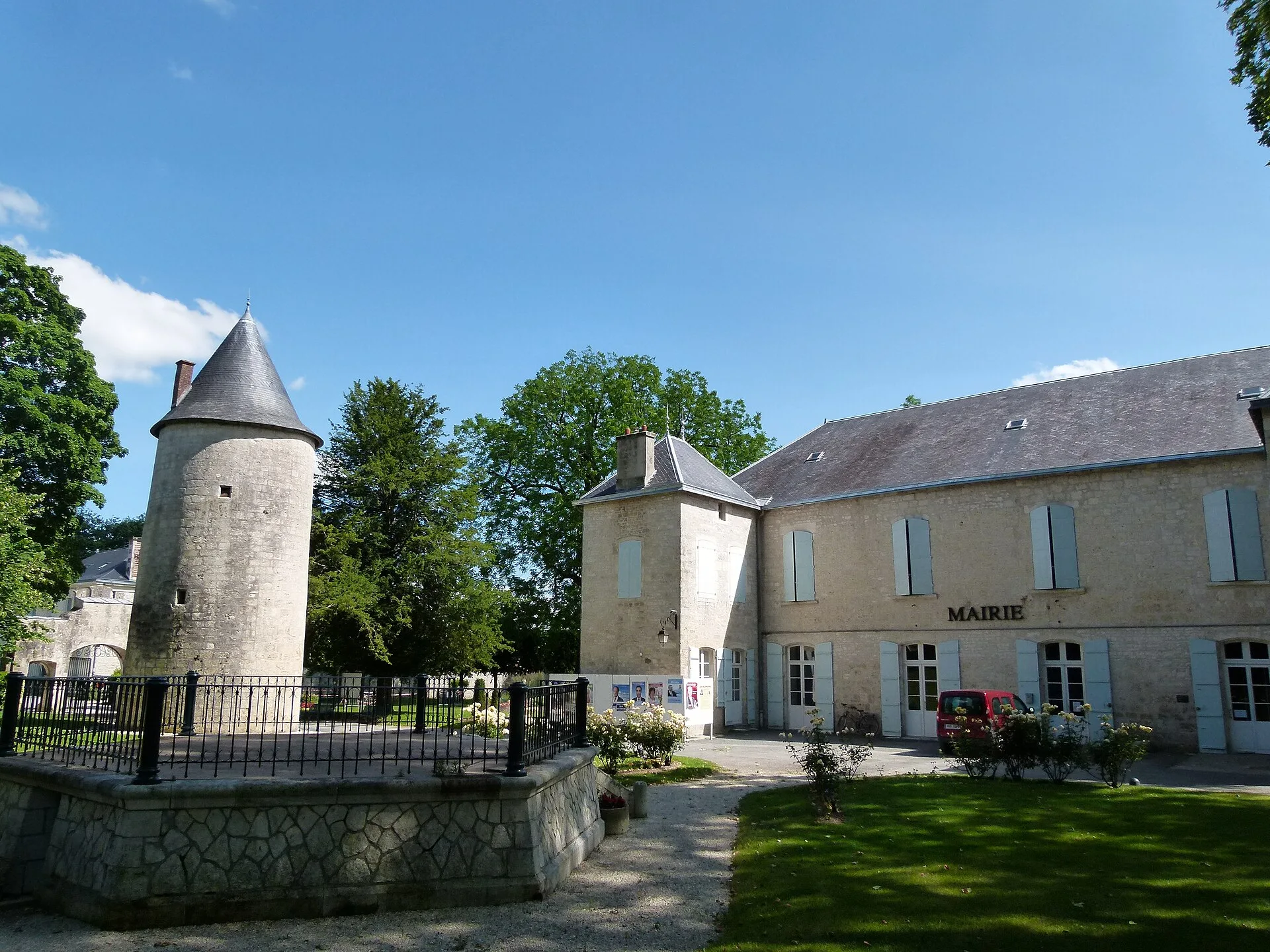 Château de Surgères
