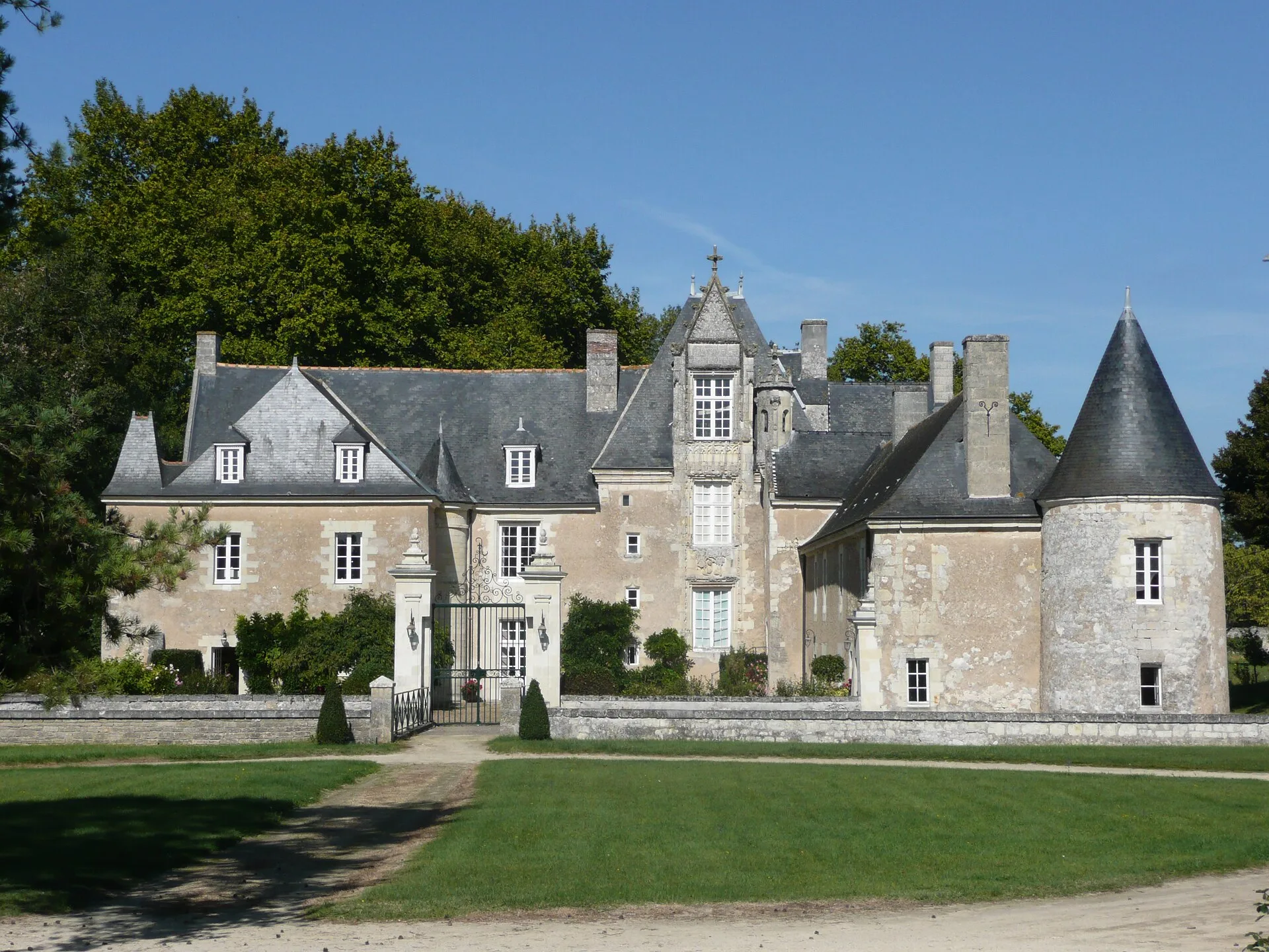 Château du Pont-de-Varenne, Louresse-Rochemenier – Maine-et-Loire