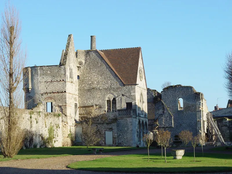 Château royal de Senlis et prieuré Saint-Maurice
