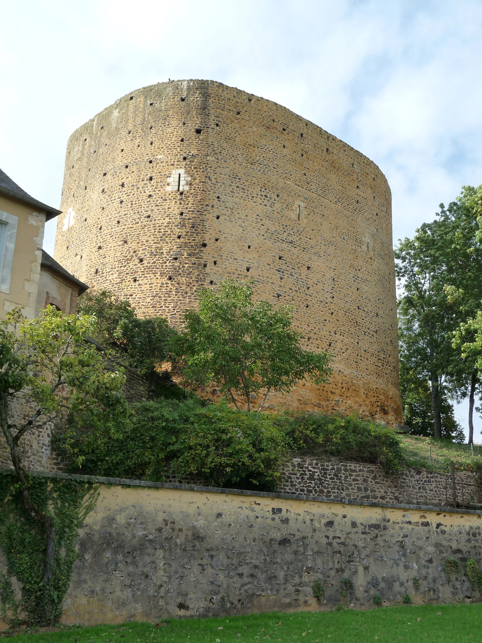 Donjon de Saint-Sauveur-en-Puisaye, Saint-Sauveur-en-Puisaye – Yonne