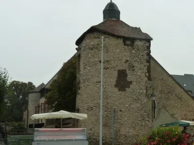 Enceinte d'Aubigny-sur-Nère, le Mail Guichard