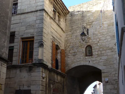 Enceinte de Saint-Mitre-les-Remparts