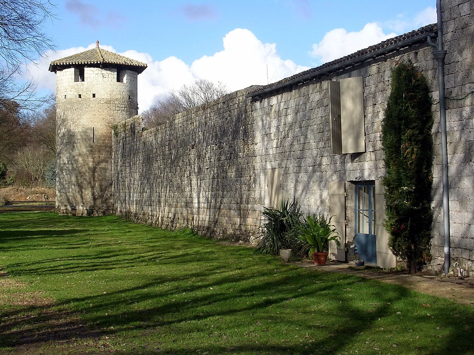 Enceinte et tours, Vianne – Lot-et-Garonne