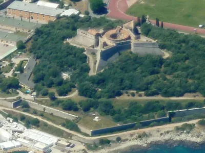Fort carré