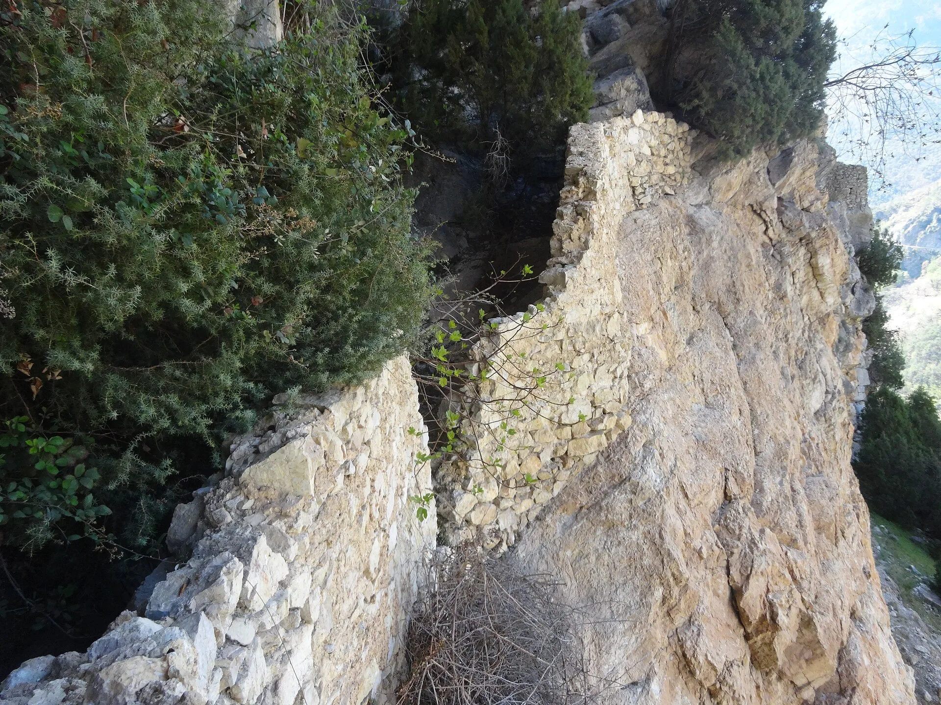 Forteresse troglodyte d'Aiglun