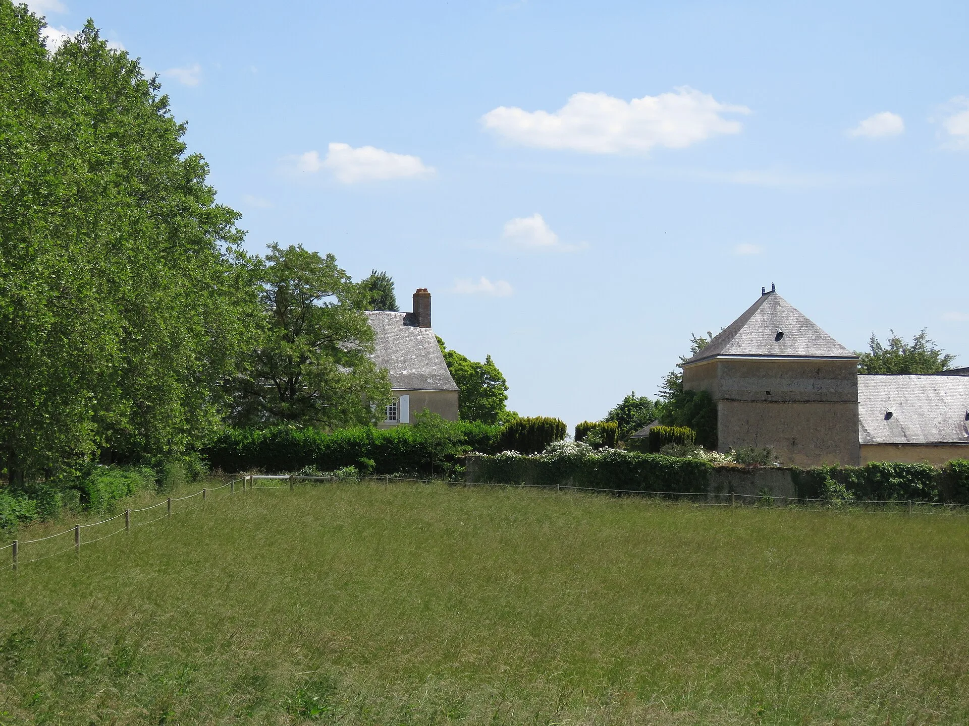 Logis de la Maçonnière, Saint-Christophe-en-Champagne – Sarthe