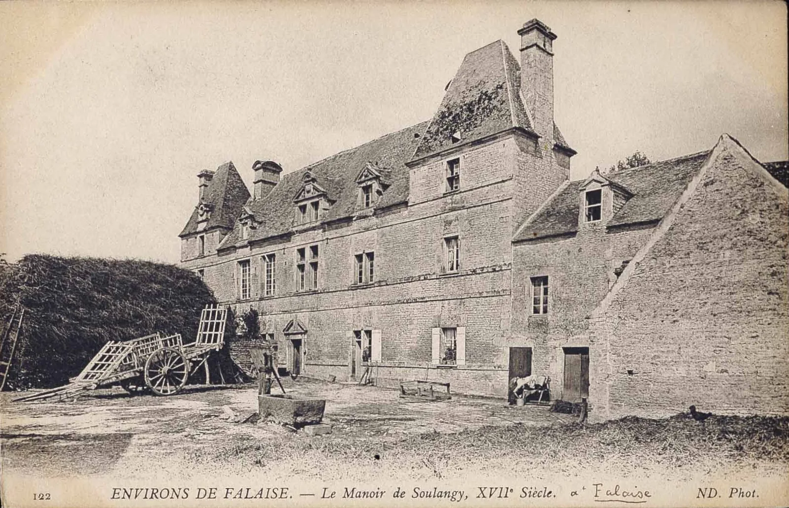 Manoir situé près de l'église