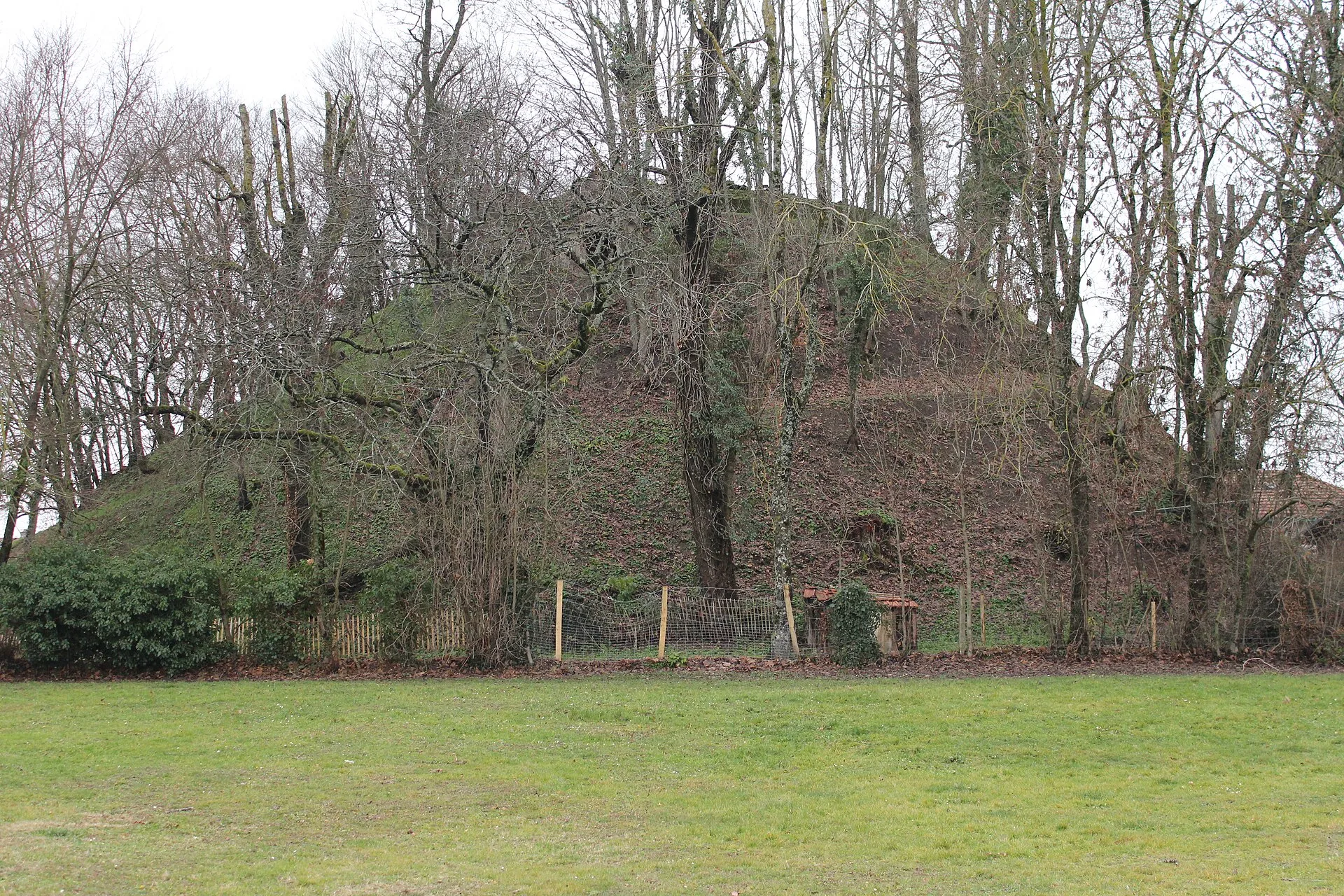 Motte castrale de Villars