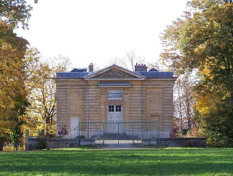 Pavillon du Butard situé dans la forêt domaniale de Fausses-Reposes