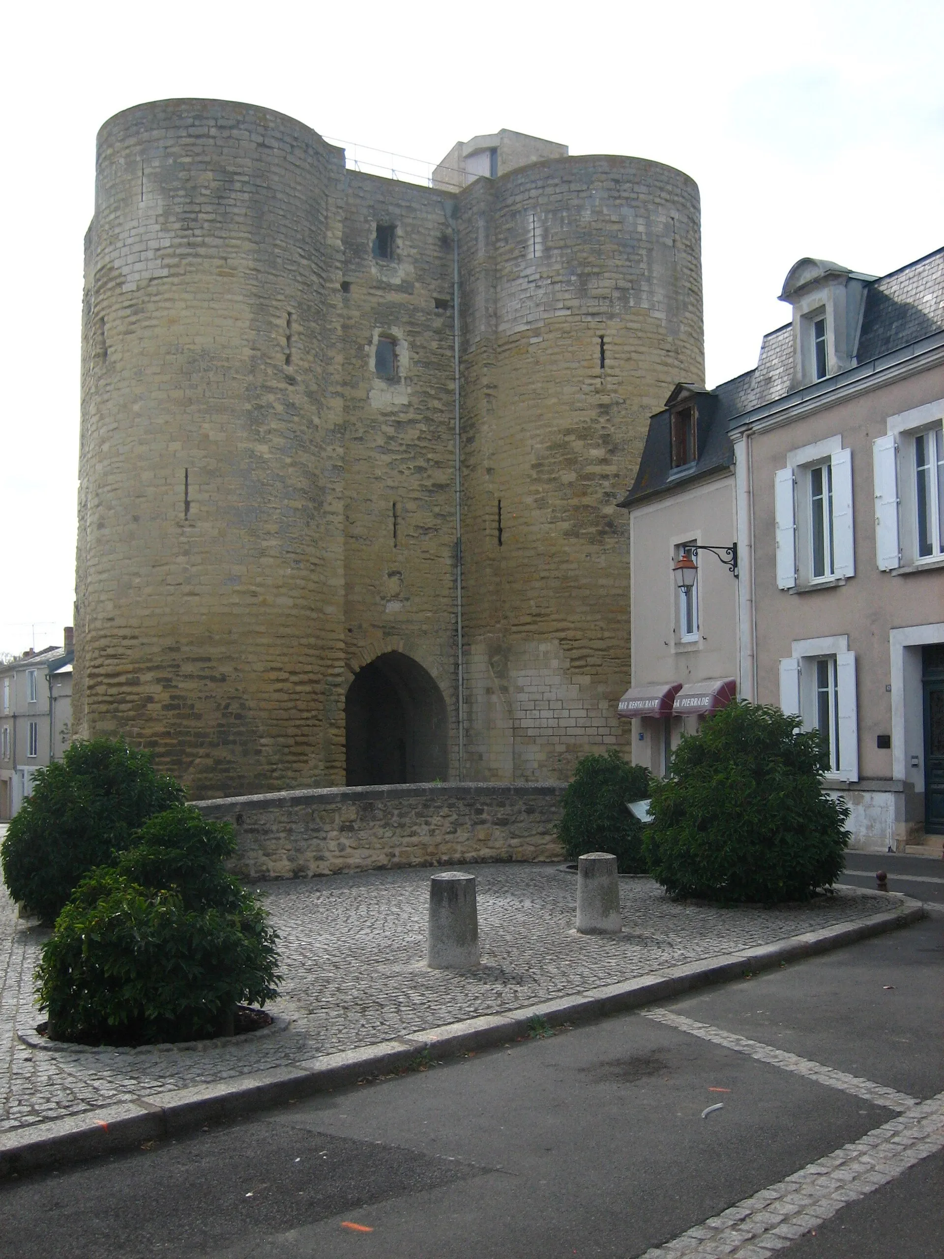 Restes des anciens remparts