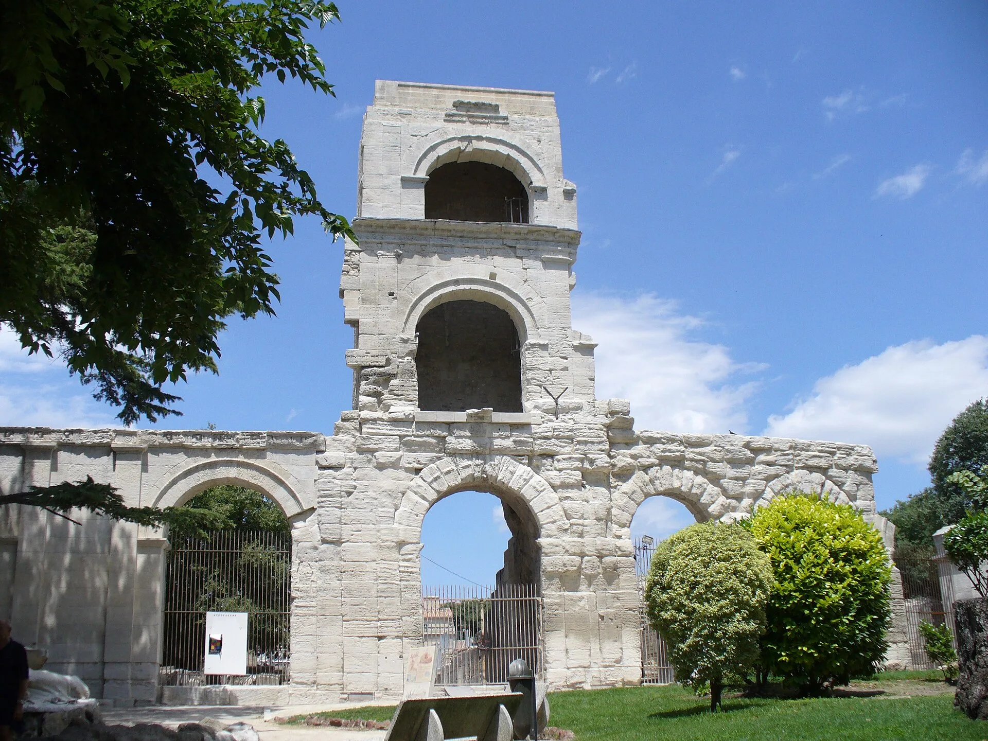 Thermes, anciennement dits Palais de Constantin