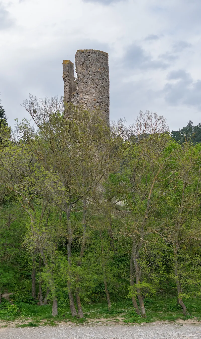 Tour de Plaisance et restes de remparts contigüs