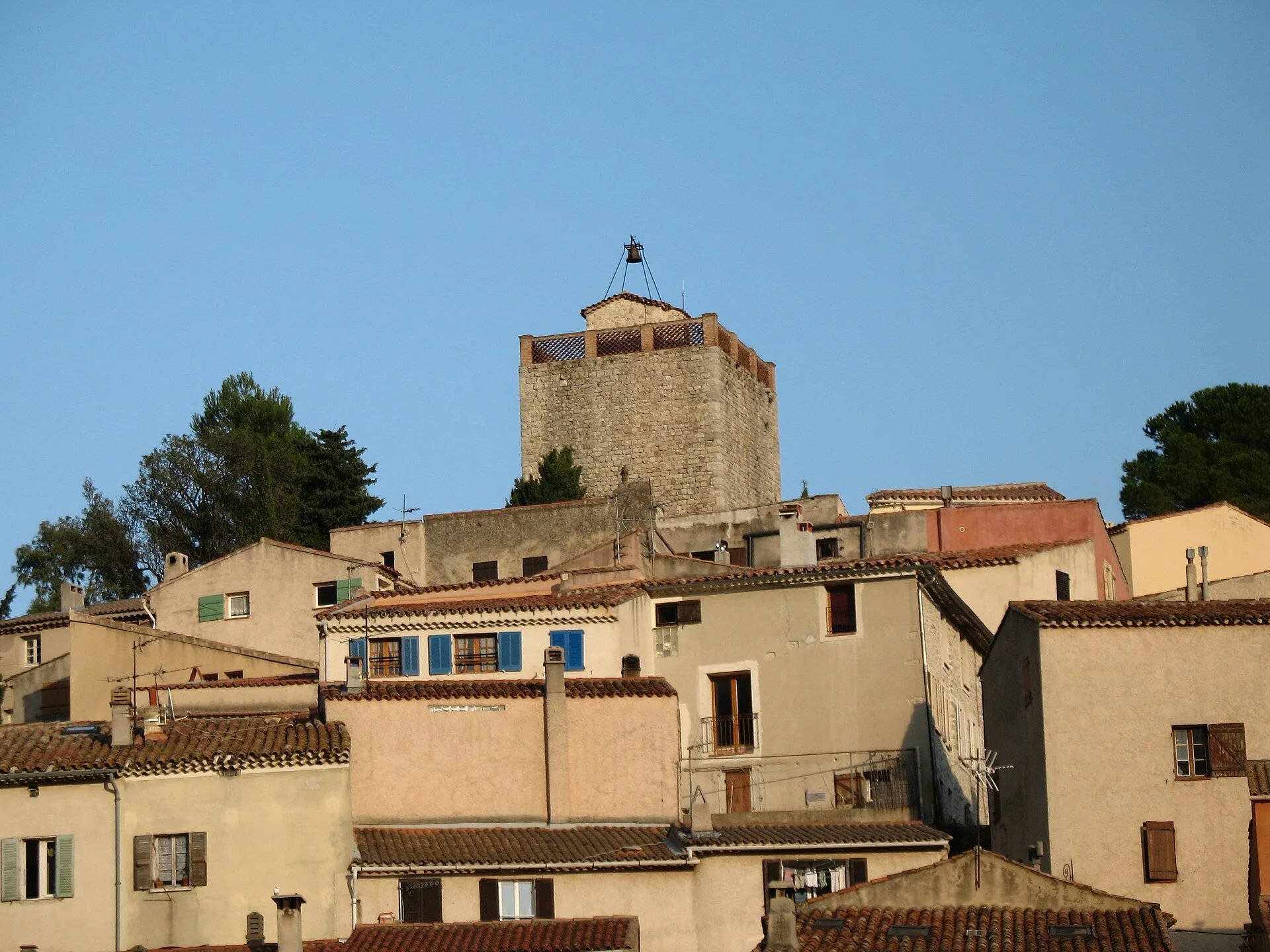 Tour du village, Le Revest-les-Eaux – Var