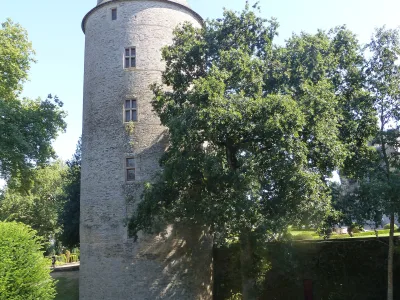 Tour-prison
