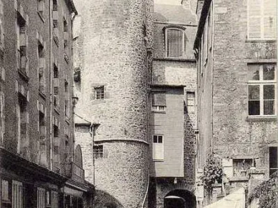Tour, rue de la Poissonnerie